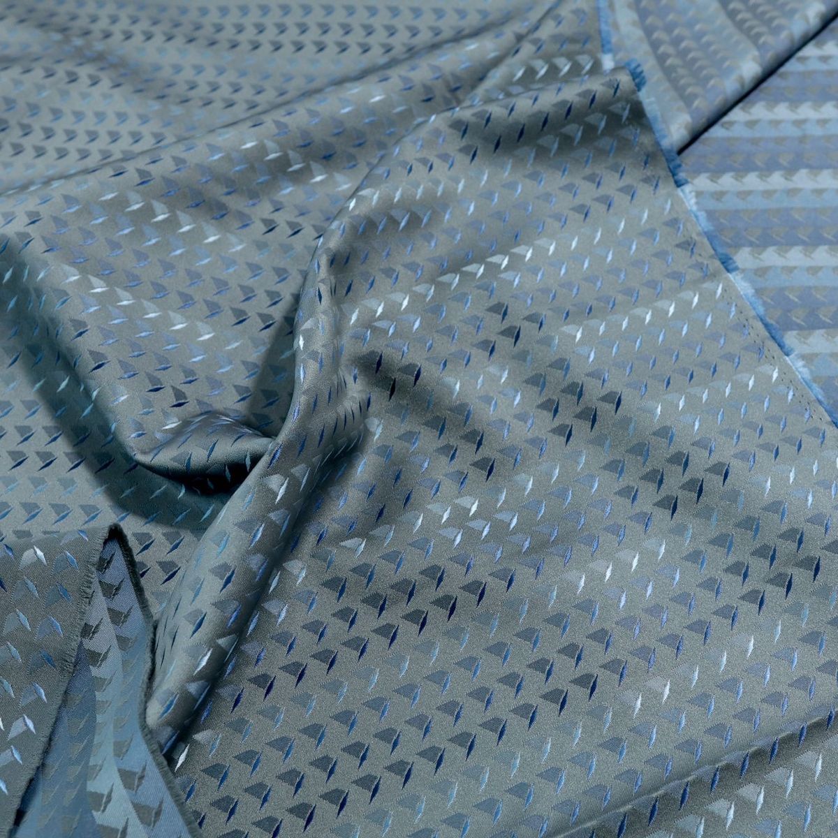 Futterstoff Futtertaftf 100% VISKOSE edler Taft mit Glanz Meterware - blaue Flügel