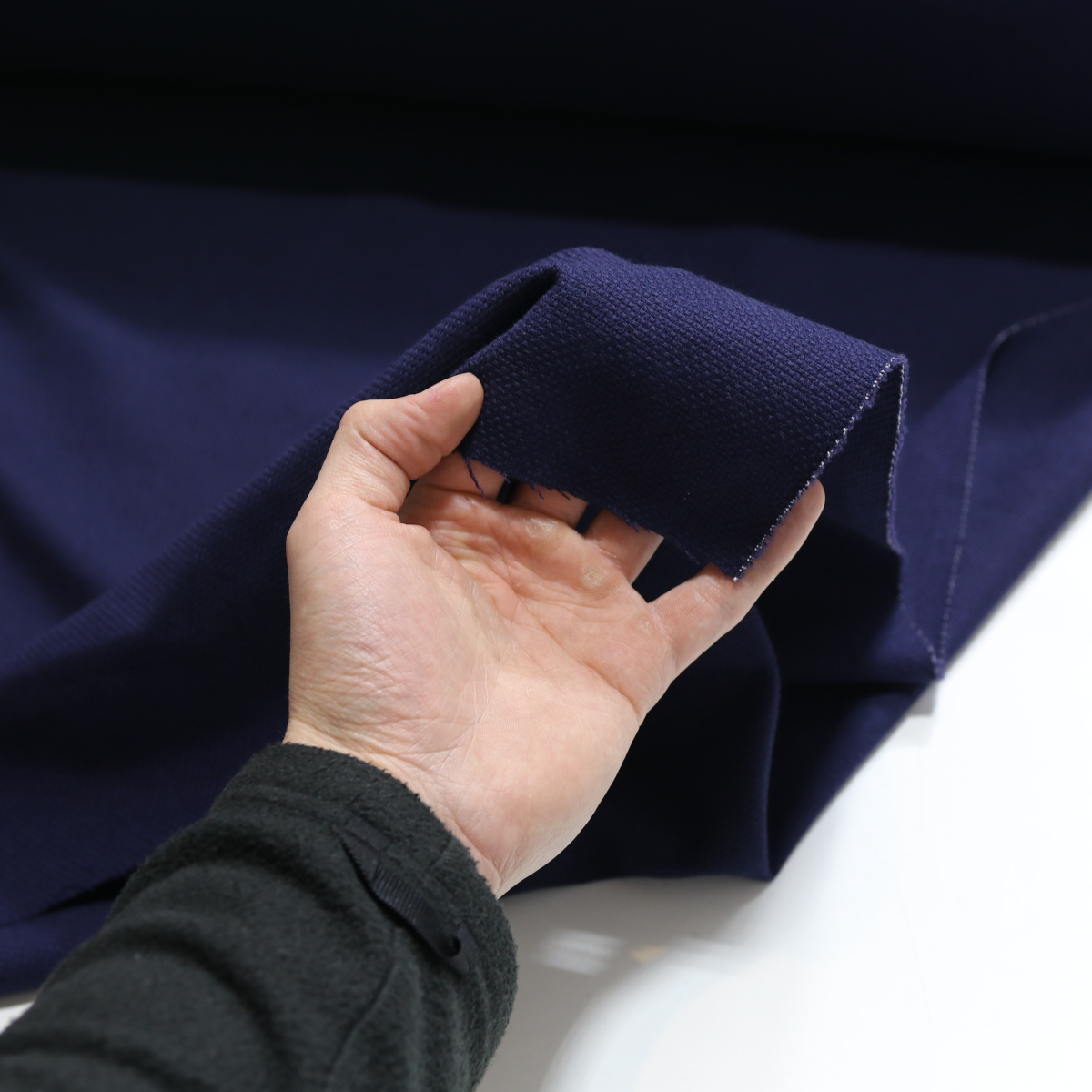 Designer Stoff Dekostoff weiche warme Meterware Marine Winterstoff mit Struktur