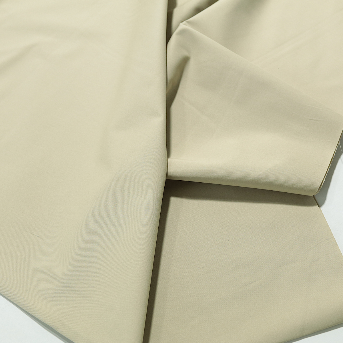 Leicht und Luftiger Baumwoll Batist Sommerstoff Bekleidungsstoff in Beige