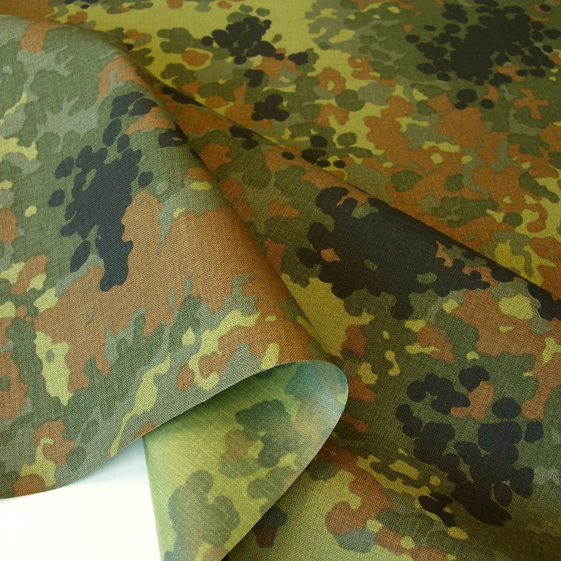 Bundeswehr Camouflage extrem reißfest - wasserdicht Meterware Cordura Tarn-Stoff Bundeswehr Camouflage extrem reißfest - wasserdicht Meterware Cordura Tarn-Stoff