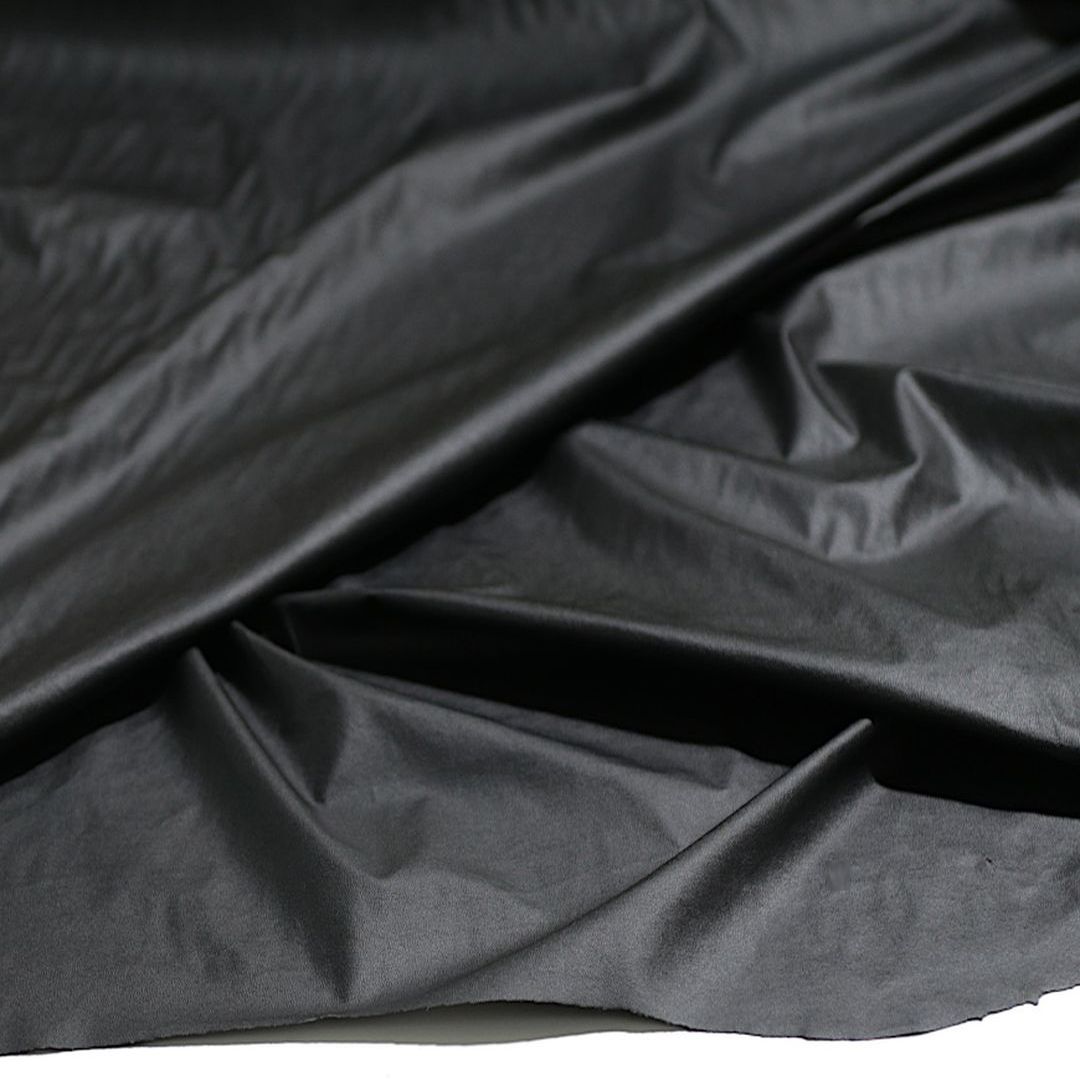 mattes Bekleidungsleder für Kleid Rock Hose leichter weicher Lederstoff - Schwarz mattes Bekleidungsleder für Kleid Rock Hose leichter weicher Lederstoff - Schwarz