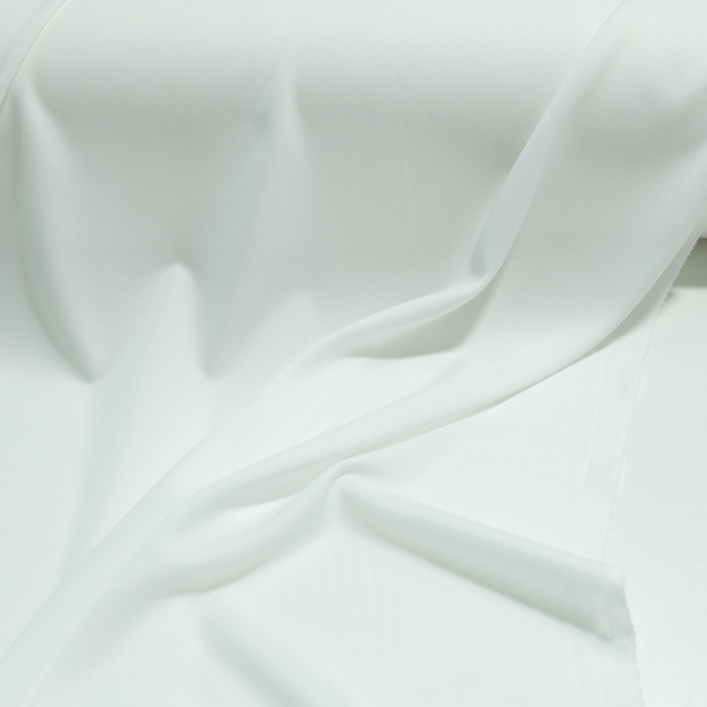Sehr feiner Bügelvlies in weiß 150cm breit mit butterweich wie Chiffon Meterware