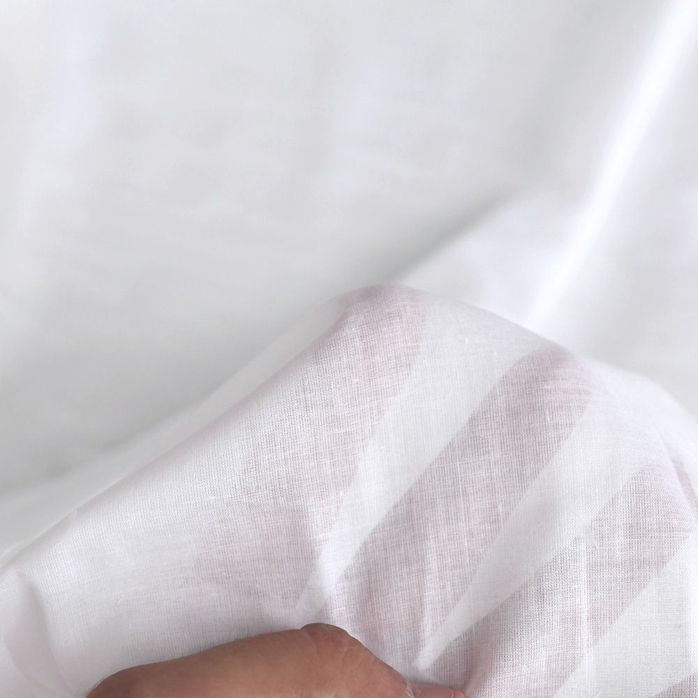 weißer Baumwoll-Stoff zarter feiner Sommer Batist als Meterware für Bluse Kleid