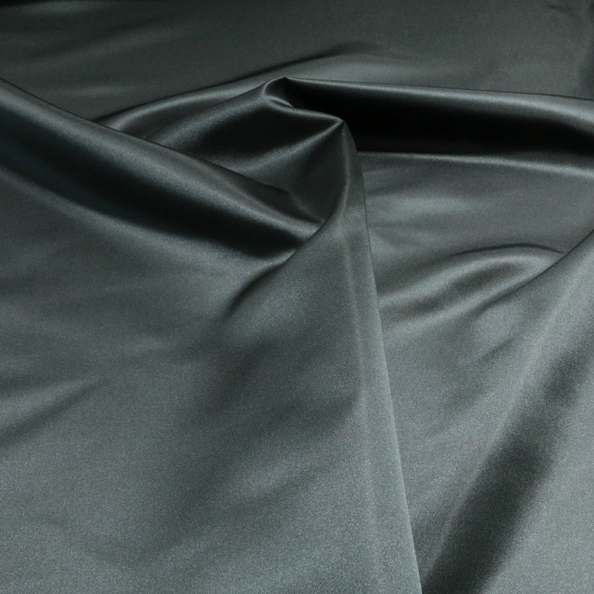 Schwerer Glanz Satin in Anthrazit Schwerer Glanz Satin in Anthrazit