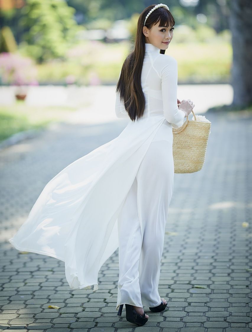 Chiffon Stoff als zarter Modestoff Dekostoff zum Nähen Dekorieren Meterware Weiß Chiffon Stoff als zarter Modestoff Dekostoff zum Nähen Dekorieren Meterware Weiß