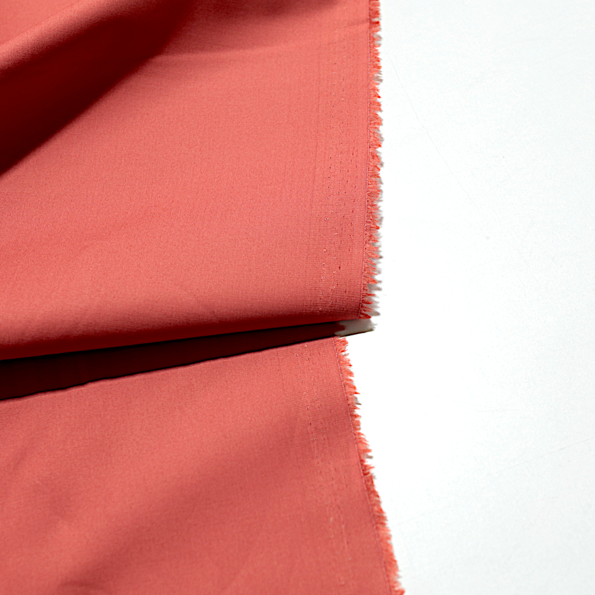 Leichter luftiger Stretch Baumwolle Hosenstoff in Rot für weiche Sommerhosen Blusen und Kleider