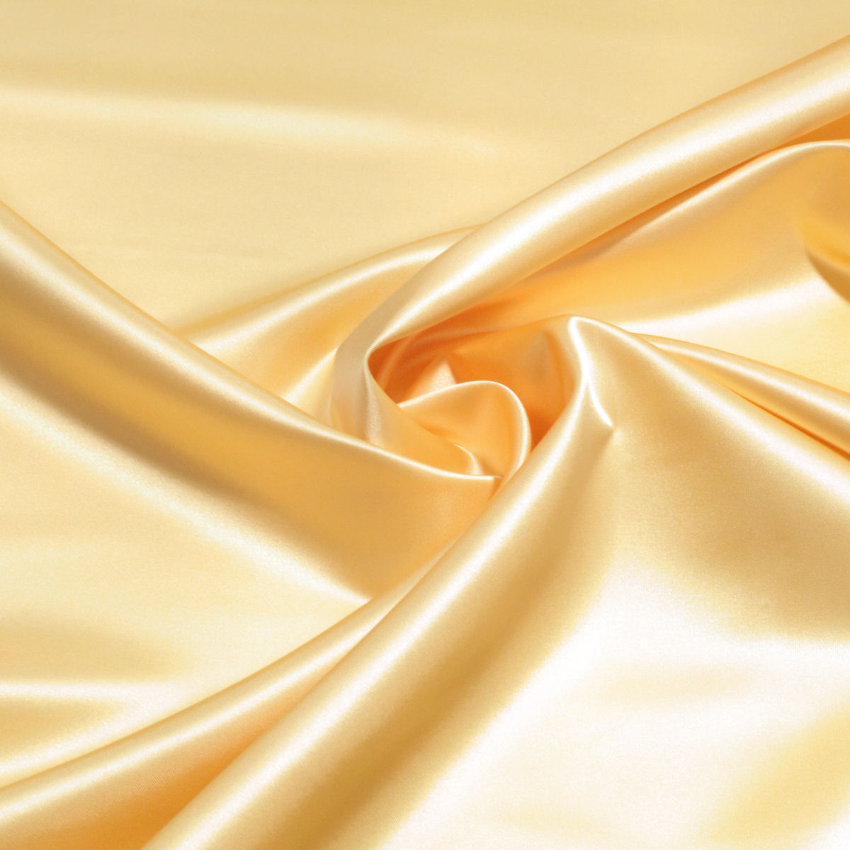 Schwerer Glanz Satin in Mandel Beige Schwerer Glanz Satin in Mandel Beige