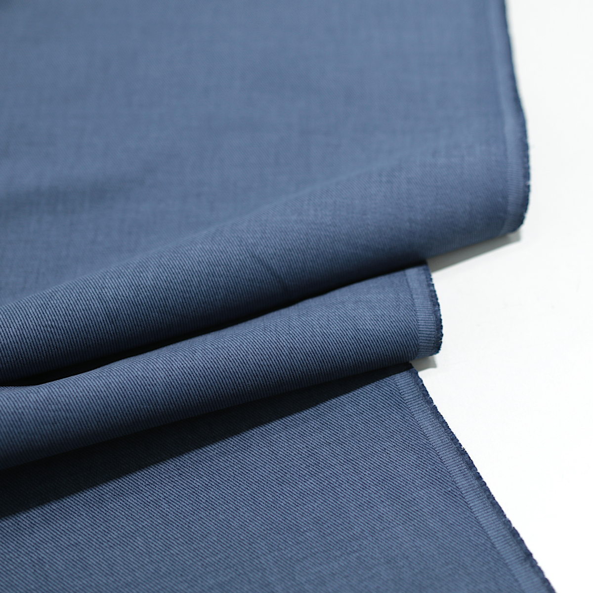 Hosenstoff Segeltuch Baumwollstoff für Hose oder als Bezugsstoff in Blau Hosenstoff Segeltuch Baumwollstoff für Hose oder als Bezugsstoff in Blau