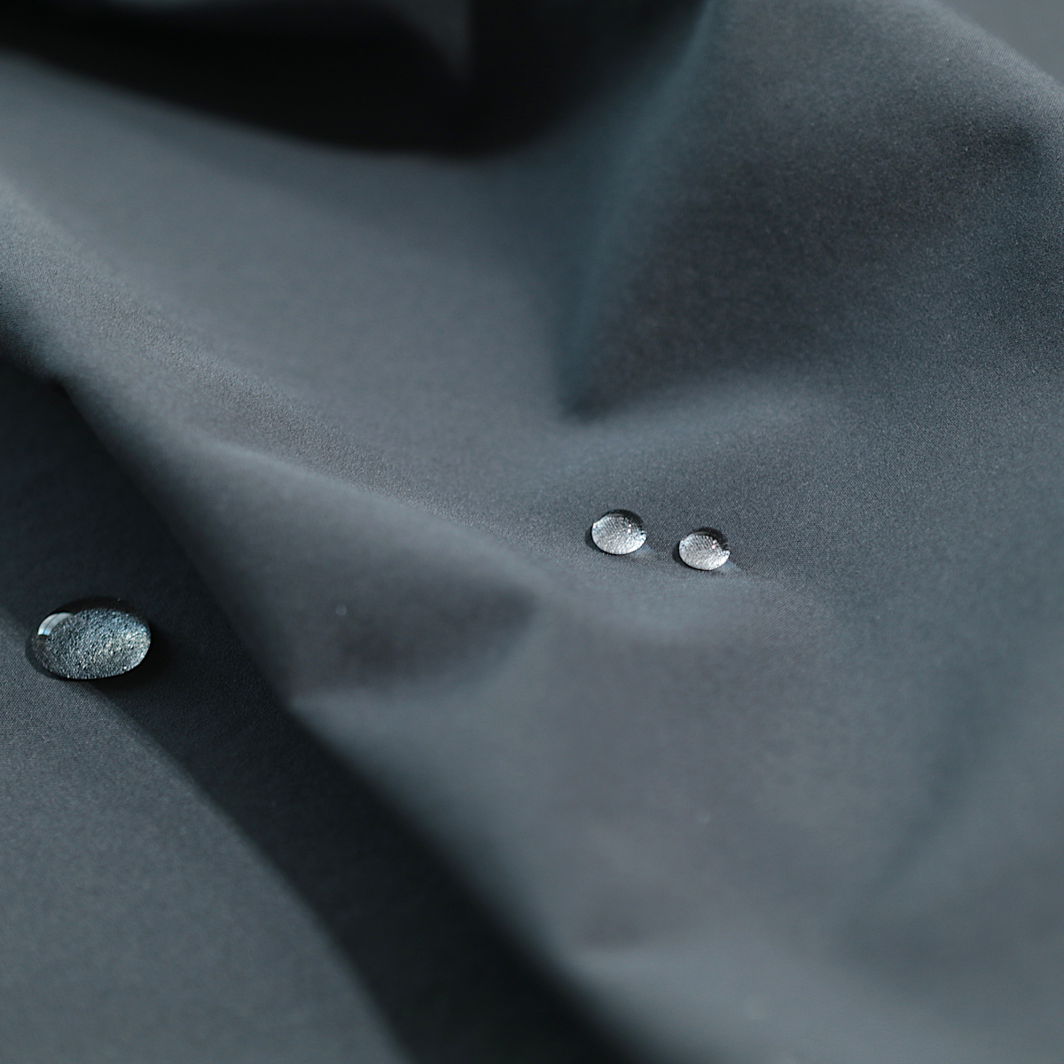 Outdoor Softshell-Stoff mit Fleece Rückseite wasserdicht atmungsaktiv in Grau
