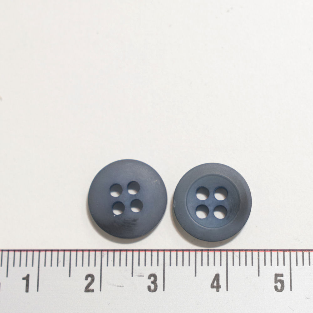 20 Stück Knöpfe für Blusen in grau mit Vier Löchern 10mm