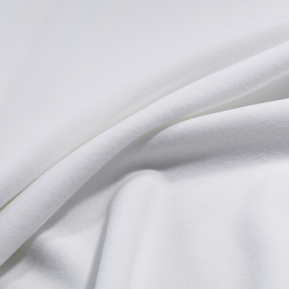 Samtig weicher Mantelstoff Deckenstoff robuster Winterstoff als Meterware in Weiß Samtig weicher Mantelstoff Deckenstoff robuster Winterstoff als Meterware in Weiß