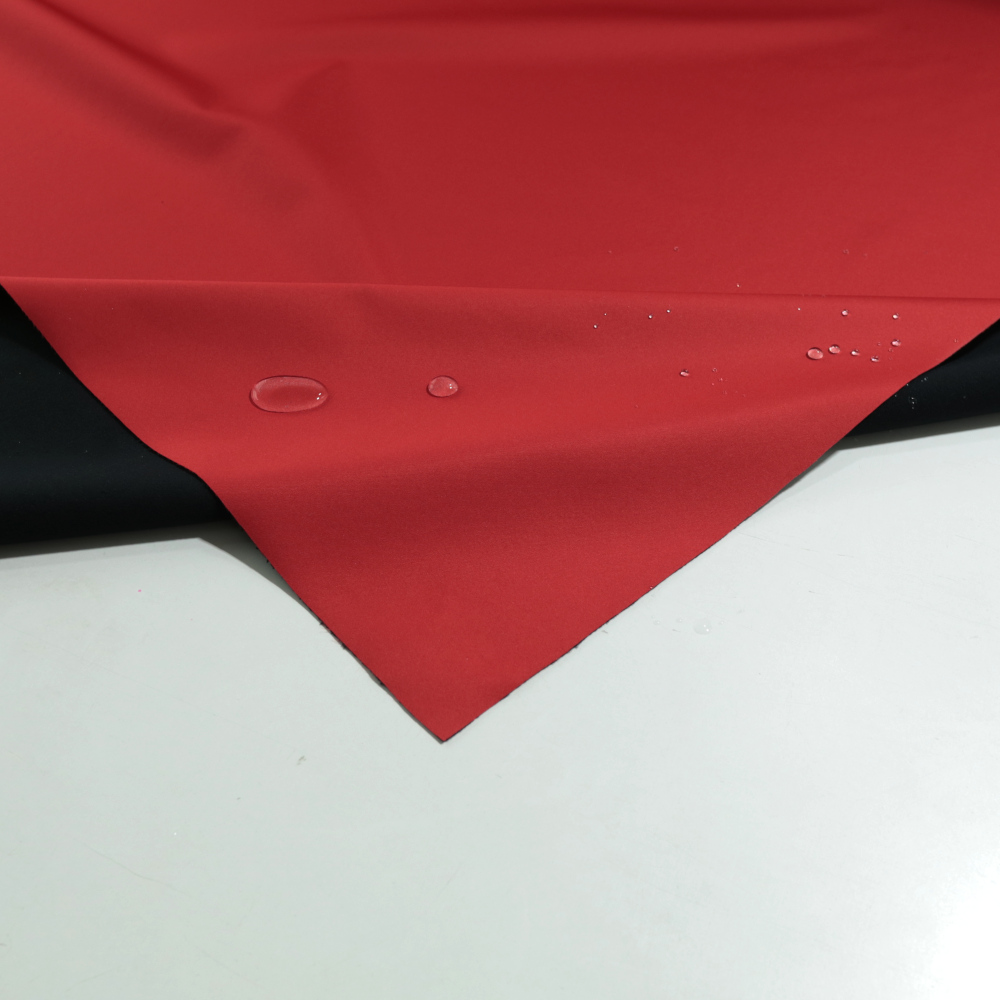 Outdoor Softshell-Stoff mit Fleece Rückseite wasserdicht atmungsaktiv in Rot