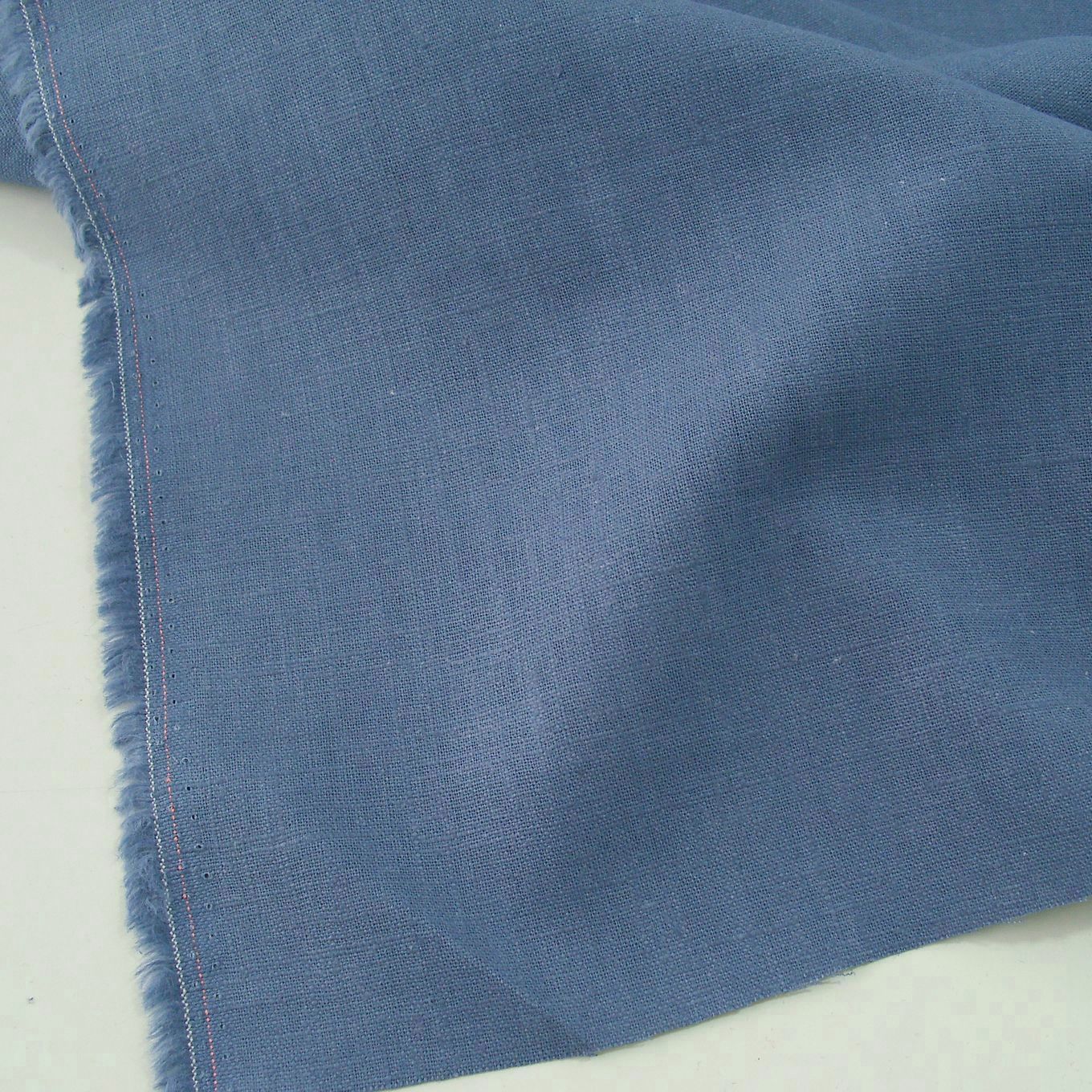 REINES LEINEN in Tauben-Blau REINES LEINEN in Tauben-Blau