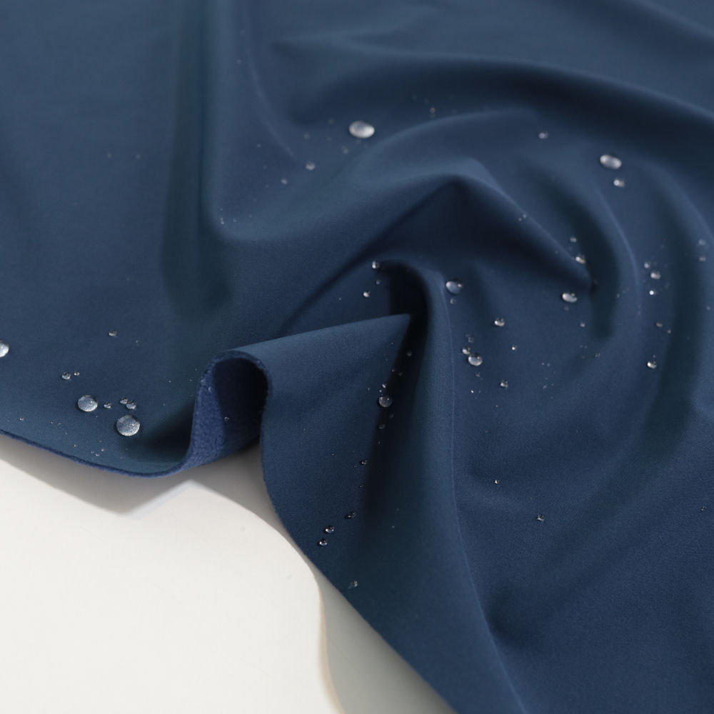 Outdoor Softshell-Stoff mit Fleece Rückseite wasserdicht atmungsaktiv in Blau