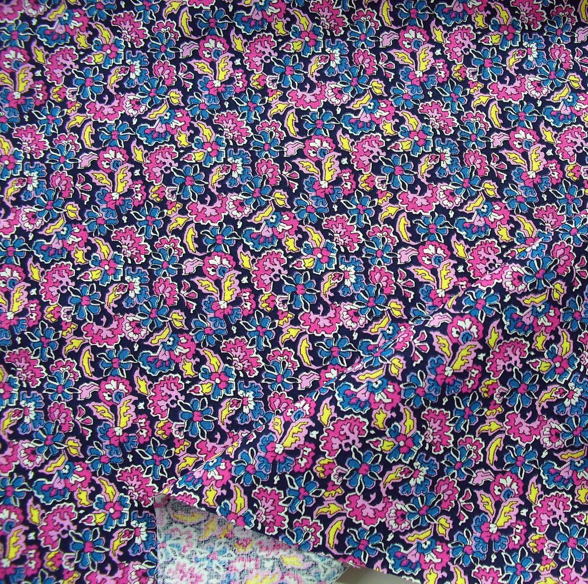 weiche zarte Sommer Popeline mit Streublumen Motiv Baumwollstoff Meterware -