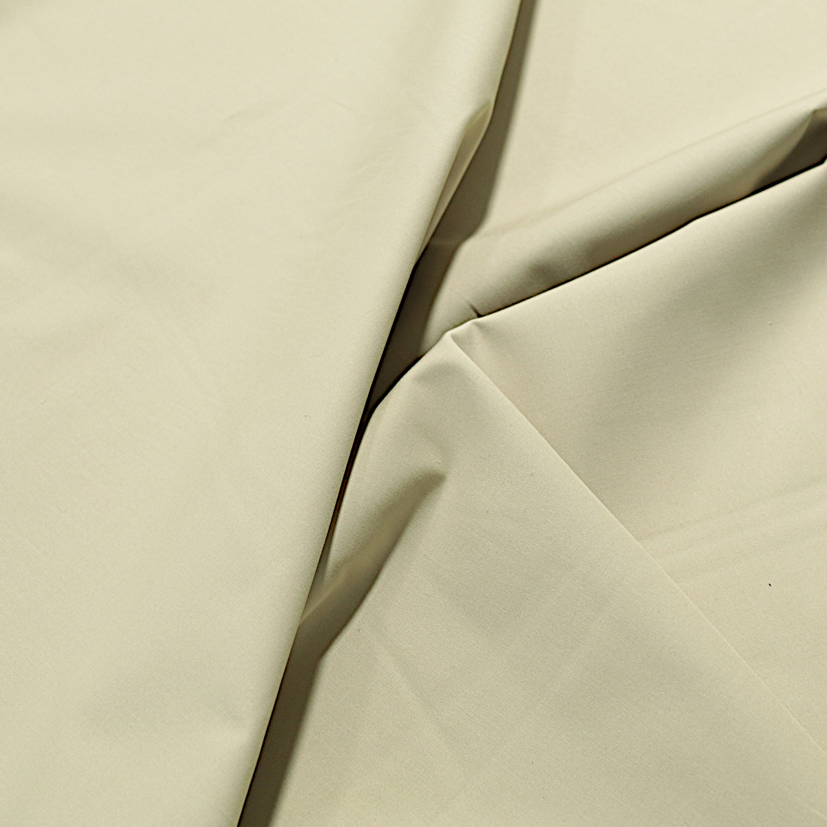Leicht und Luftiger Baumwoll Batist Sommerstoff Bekleidungsstoff in Beige