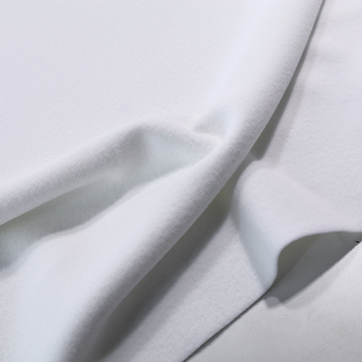 Samtig weicher Mantelstoff Deckenstoff robuster Winterstoff als Meterware in Weiß Samtig weicher Mantelstoff Deckenstoff robuster Winterstoff als Meterware in Weiß