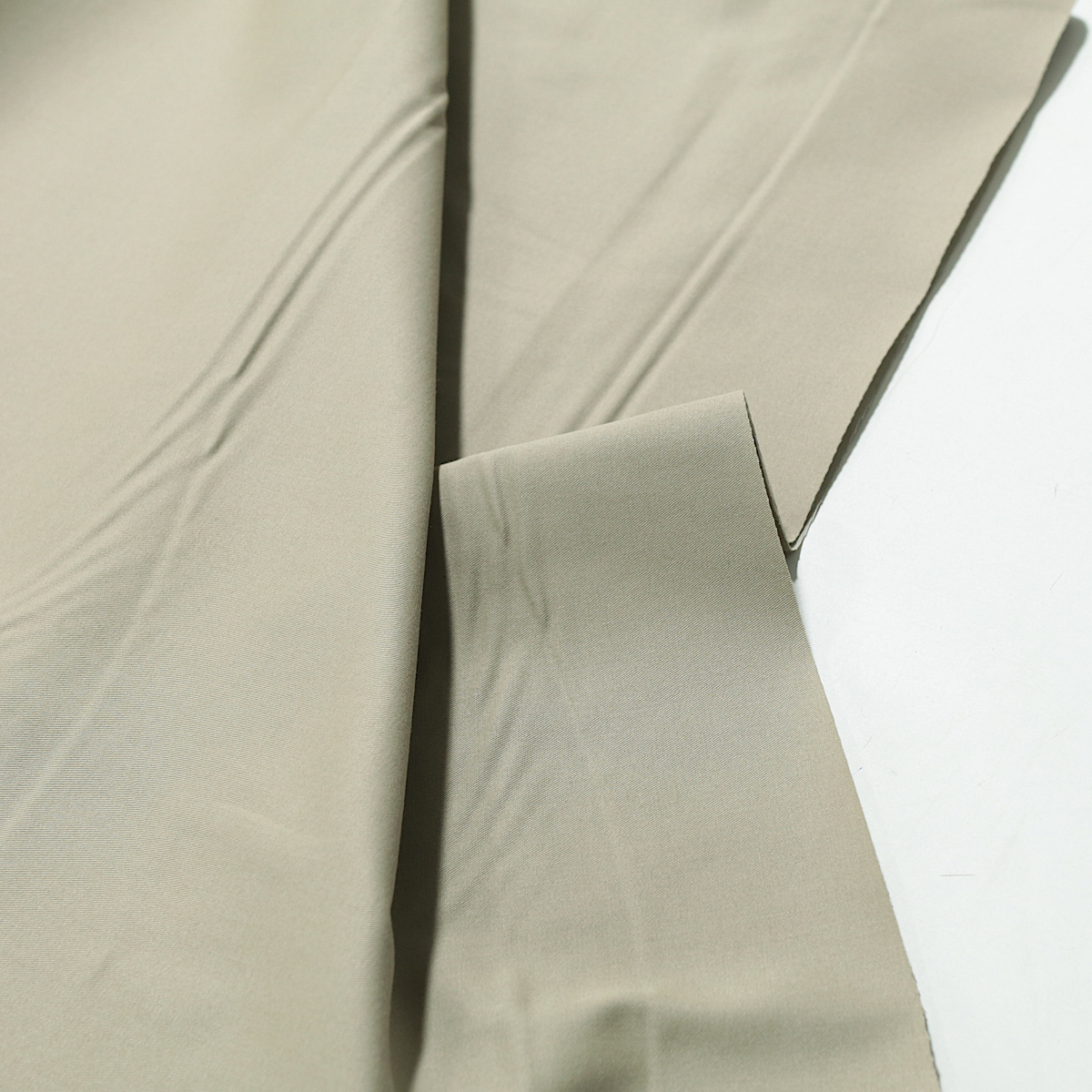 Extra Weicher Robuster Hosenstoff aus Baumwolle Bekleidungsstoff als Meterware Hose Rock Grau Beige