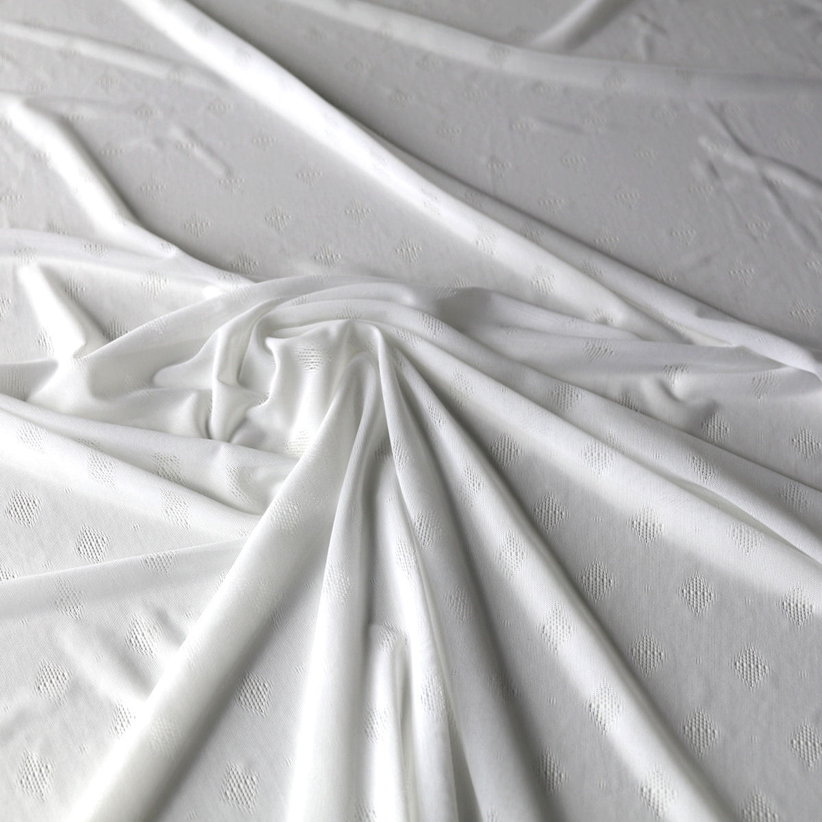 Creme Netzstoff mit Rautemuster und elastische Creme Netzstoff mit Rautemuster und elastische