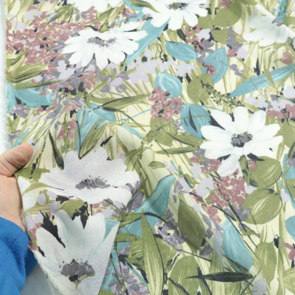 Designer Blusenstoff Kleiderstoff Stoff Fallend Knitterfreie Meterware Blumen Designer Blusenstoff Kleiderstoff Stoff Fallend Knitterfreie Meterware Blumen