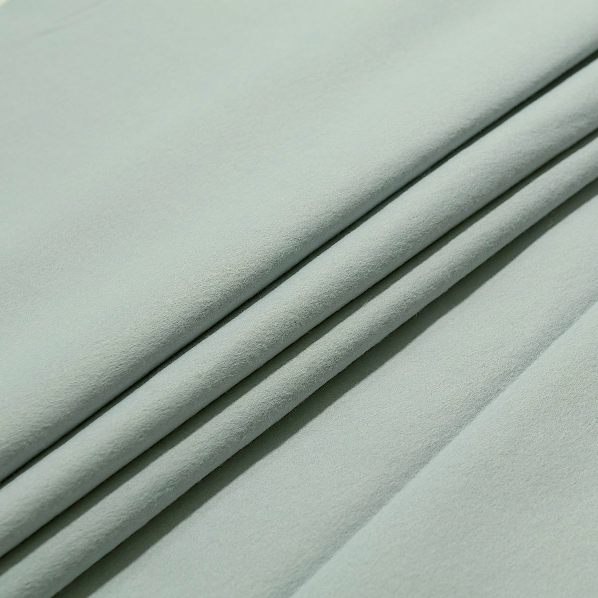 leichter Bastelfilz 190cm breit Filzstoff 1 mm dick Filzmatte Nadel-Filz Taschenfilz - hell grau