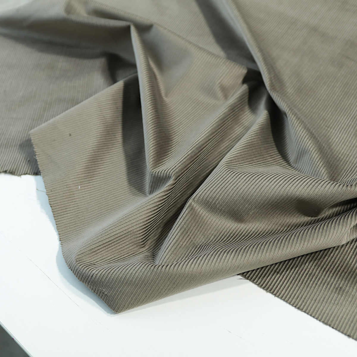 Mikro Cord Baumwollstoff weiche Cordstoff Meterware - khaki Mikro Cord Baumwollstoff weiche Cordstoff Meterware - khaki