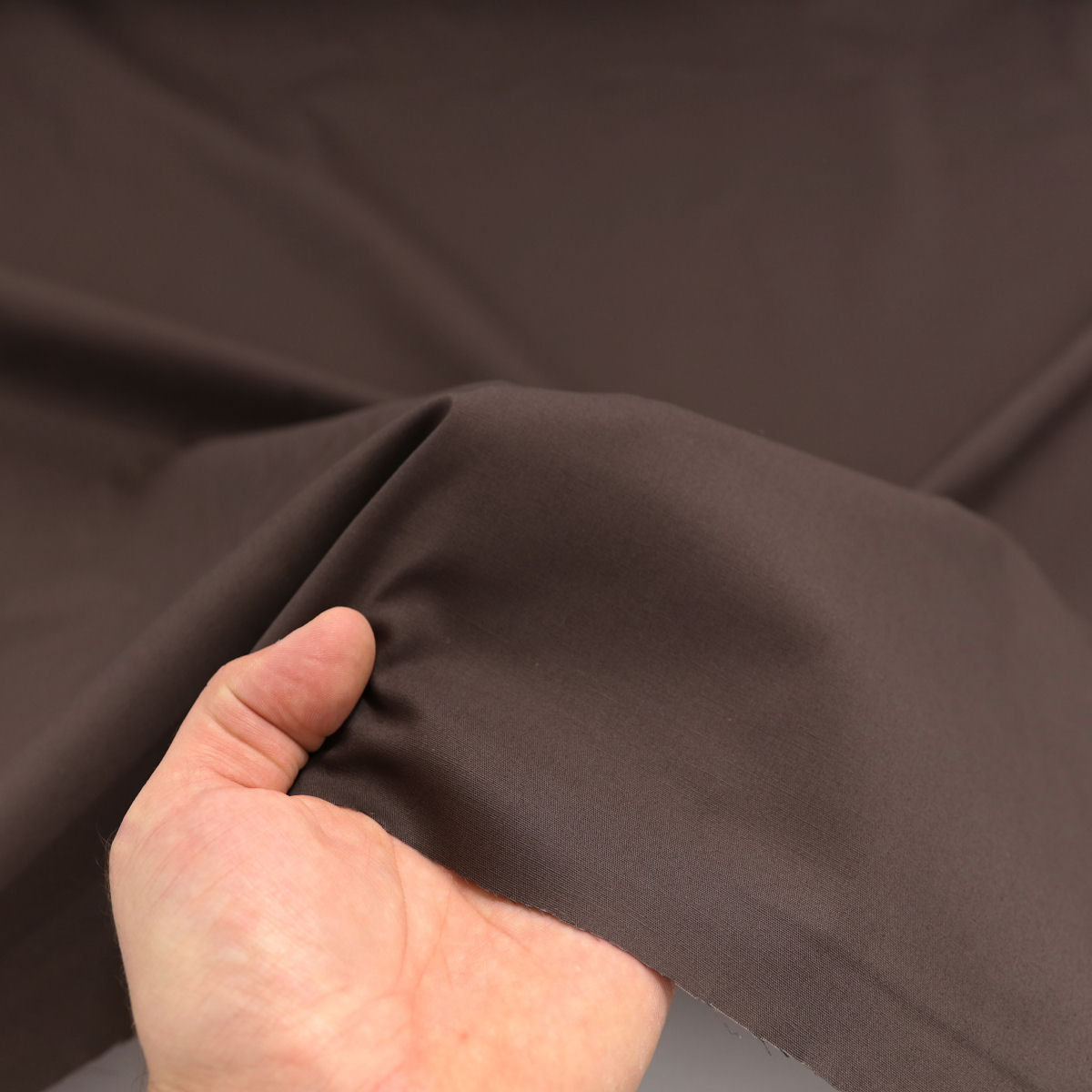 popup_images/naturfaser_baumwolle_baumwollstoff_hosenstoff_hemdenstoff_stretch_bekleidungsstoff_190404.JPG Stretch BaumwollStoff Braun Knitterarmer Hemdenstoff Hosenstoff Meterware Weich