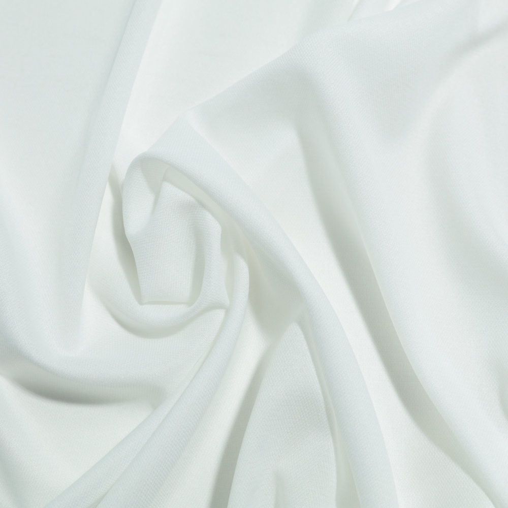 Sehr feiner Bügelvlies in weiß 150cm breit mit butterweich wie Chiffon Meterware