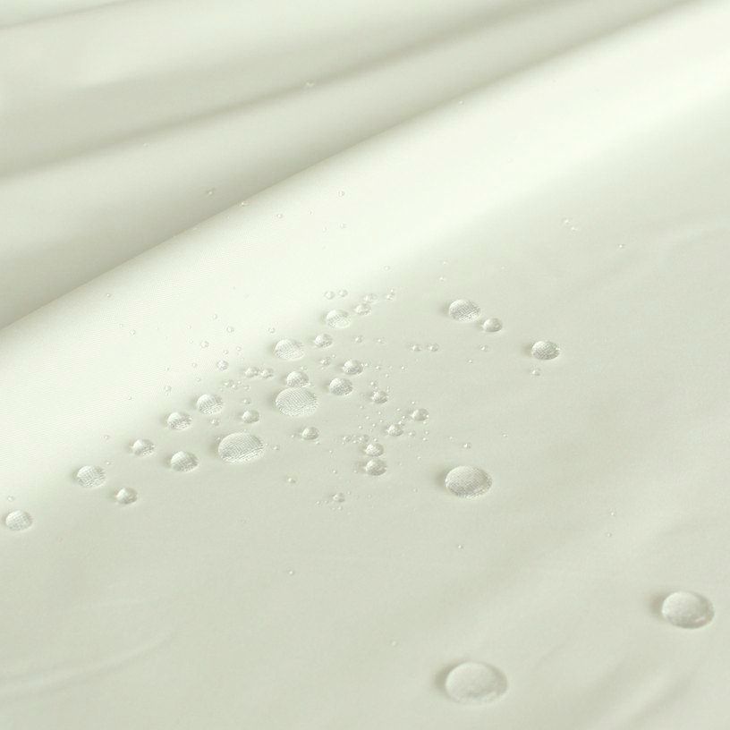 Leichter Outdoor Stoff wasserdicht Creme Weiß als leichter Jacken Stoff