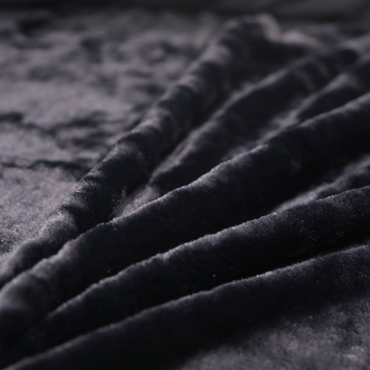 flauschiges Teddybär Kunstfell Plüsch Stoff für Jacke und Polsterungen Meterware - schwarz flauschiges Teddybär Kunstfell Plüsch Stoff für Jacke und Polsterungen Meterware - schwarz