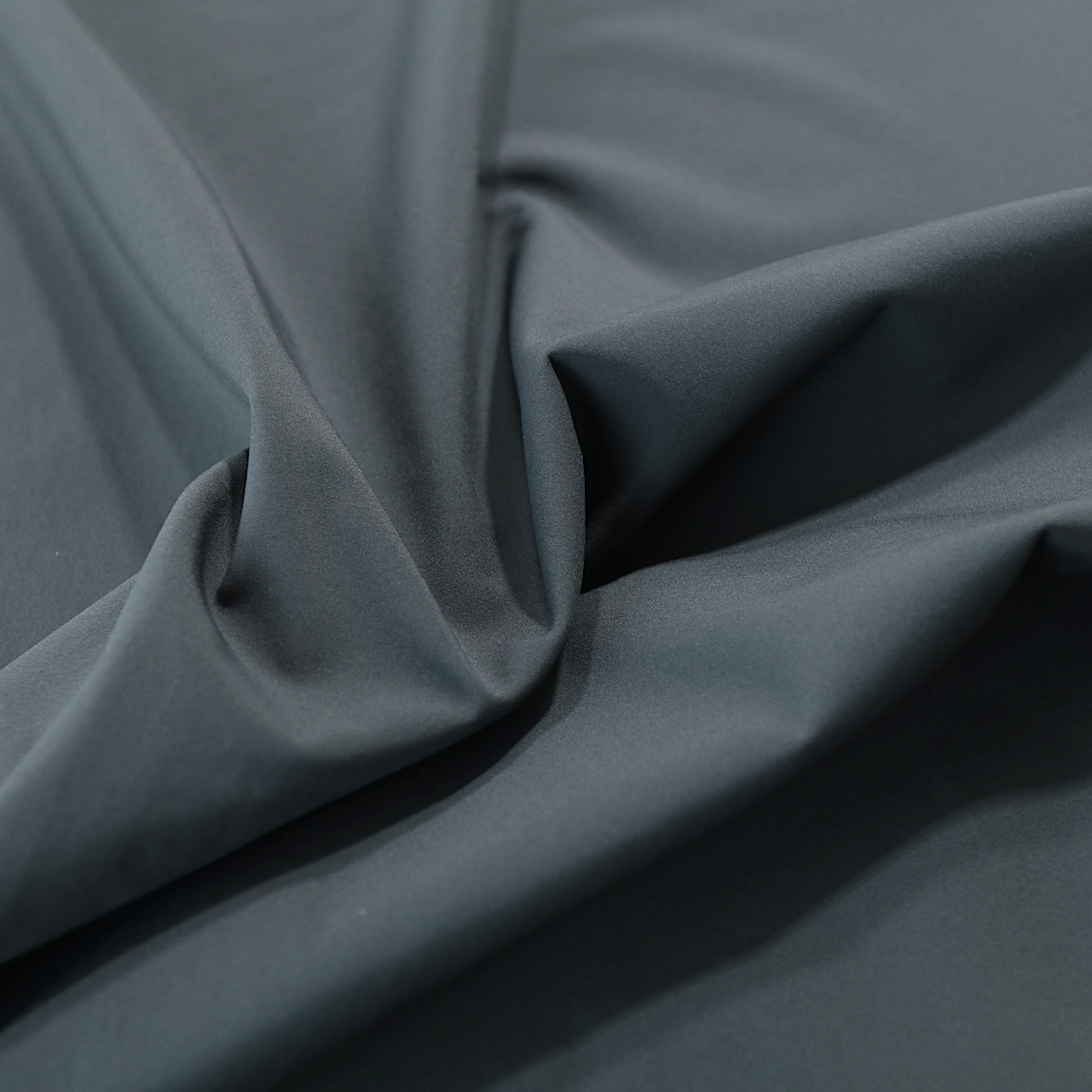 Outdoor Softshell-Stoff mit Fleece Rückseite wasserdicht atmungsaktiv in Grau Outdoor Softshell-Stoff mit Fleece Rückseite wasserdicht atmungsaktiv in Grau