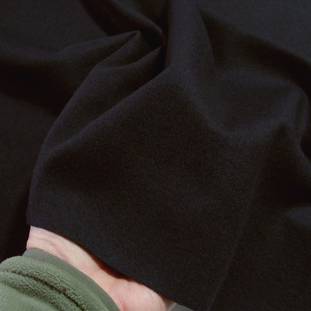 Dekomolton Stoff Meterware 130cm breit schwer entflammbar - schwarz Dekomolton Stoff Meterware 130cm breit schwer entflammbar - schwarz