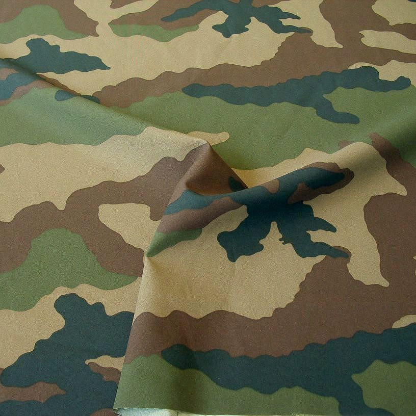 Camouflage Stoff aus Nylon mittelschwer 150cm breit (Frankreich)