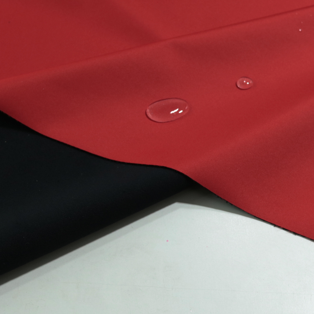 Outdoor Softshell-Stoff mit Fleece Rückseite wasserdicht atmungsaktiv in Rot